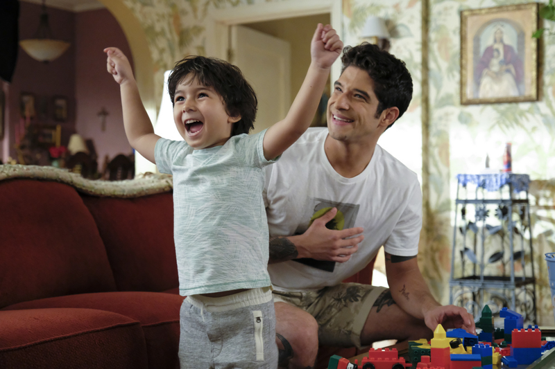 Illustration for article titled Jane The Virgin does the time warp again, but it’s way less sad this time